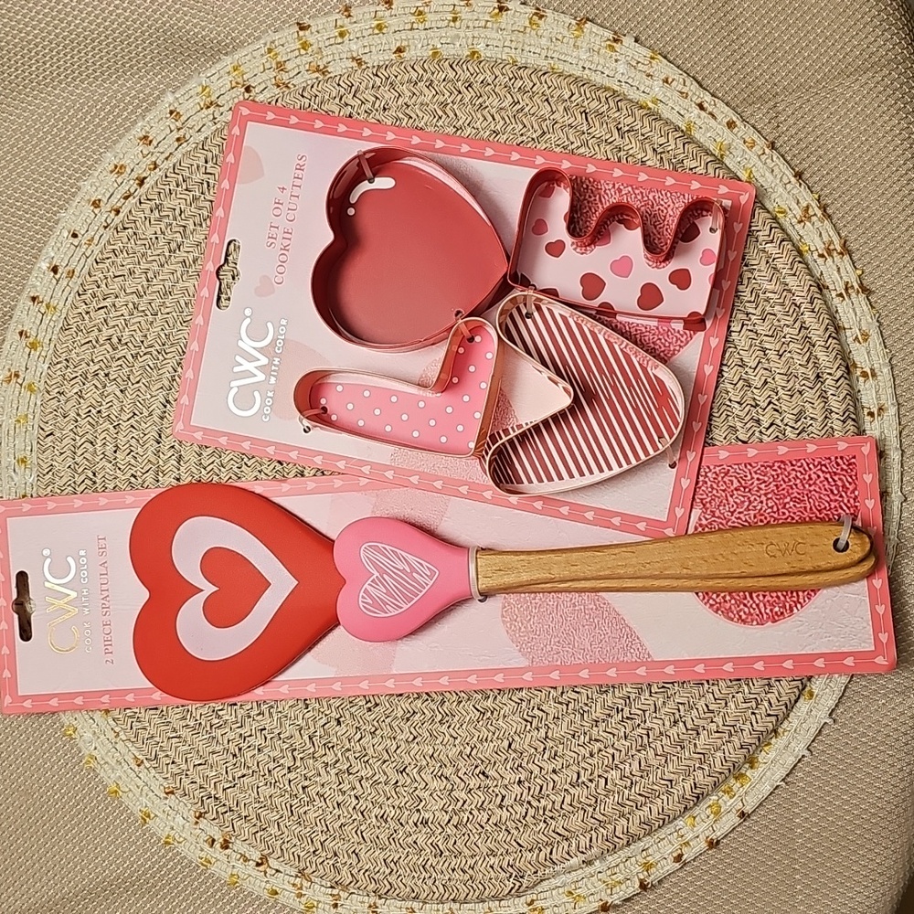 New CWC Heart Spatula and Cookie Cutter Set